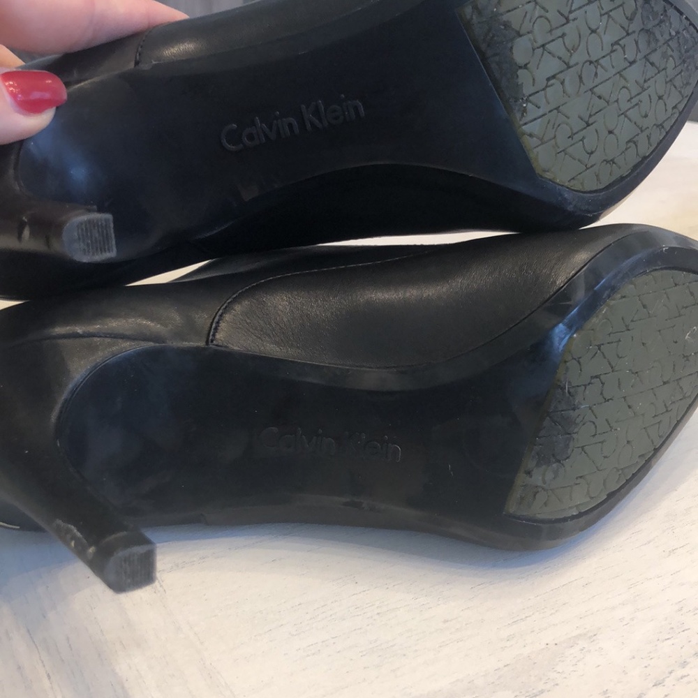 Calvin Klein - Picture 4 of 4